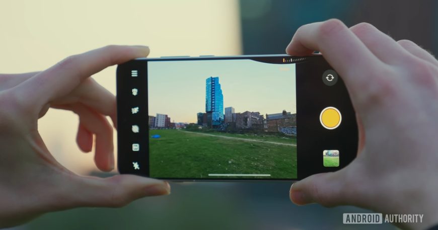 Two 200MP cameras and a 10x camera! This is the Ultra phone to end all Ultra phones.