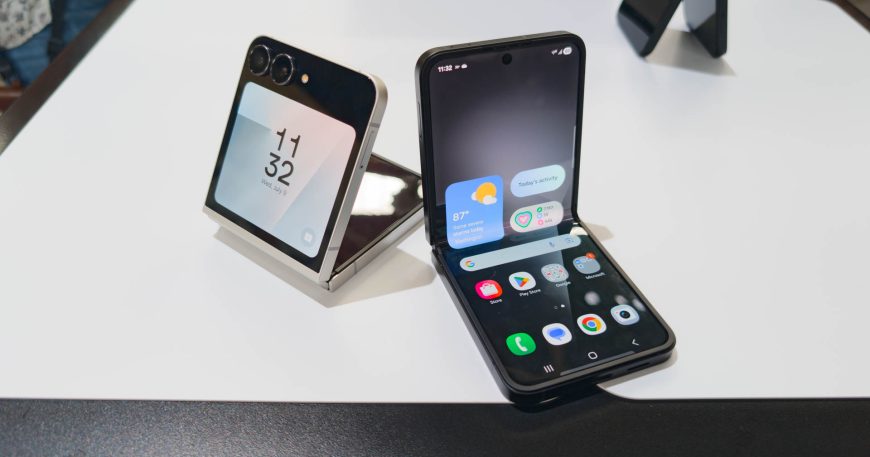 Samsung's latest idea is a Galaxy Z Flip that can fold both ways 2 Samsung’s latest idea is a Galaxy Z Flip that can fold both ways