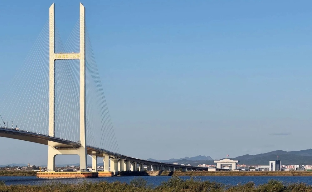 China and North Korea Open New Yalu River Bridge After 12-Year Delay 3 64362 moi642176329