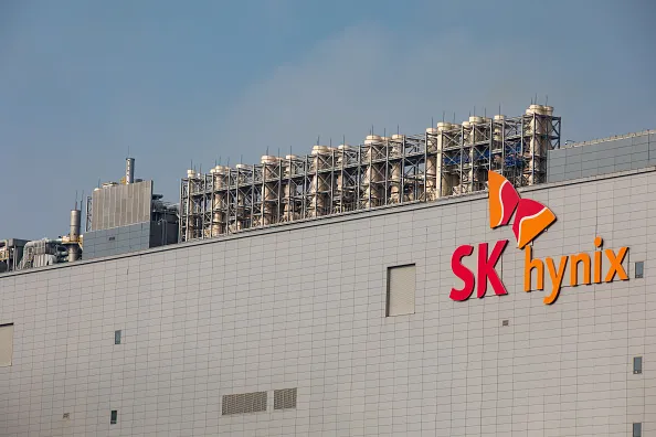 SK Hynix bargains for chip equipment exports to its China facility in return for building a factory in US 5 SK Hynix bargains for chip equipment exports to its China facility in return for building a factory in US